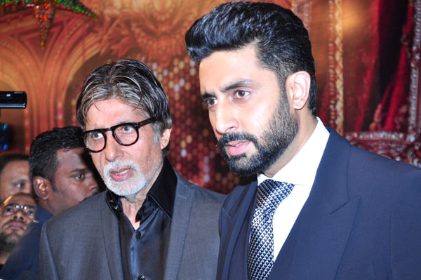 court case against amitabh and abhishek,amitabh and abhishek insulted indian national flag  అమితాబ్‌, అభిషేక్‌లపై కేసు నమోదు.!